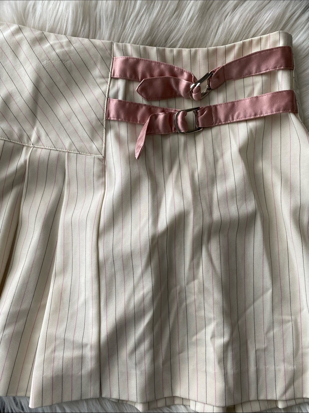 Diane Von furstenburg Cream Pleated Mini Skirt with Pink Buckle Straps - Picture 6 of 6